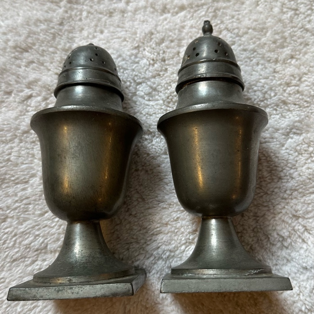 Silver Metal Urn-Style Salt & Pepper Shaker Set